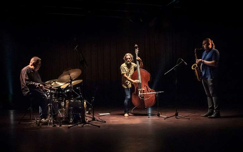 QOW Trio L-R: Spike Wells, Eddie Myer and Riley Stone-Lonergan – Photo by Lisa Wormsley