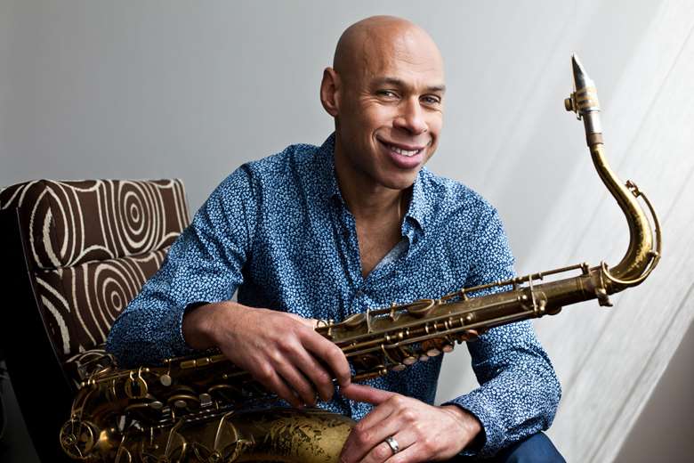 Joshua Redman signs to Blue Note Records