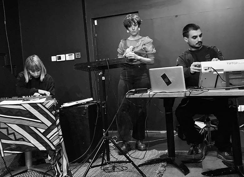 L-R: Maria Chiara Argirò, Maddalena Ghezzi and Anything Pointless - Photo by Sara Polonghini