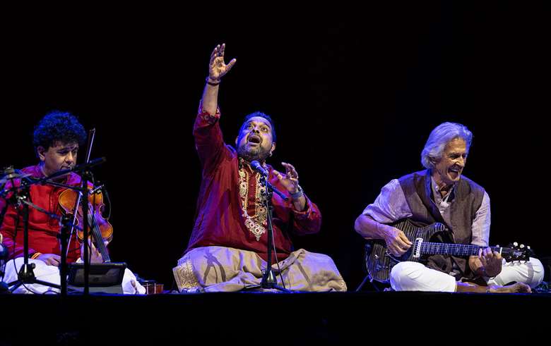 Shakti live in London - Photo by Tatiana Gorolovsky