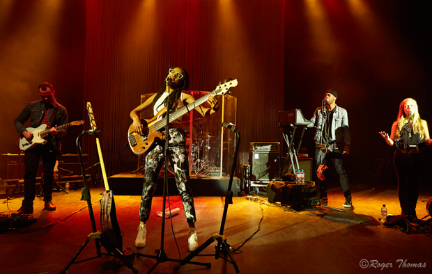 EsperanzaSpalding MG 3045